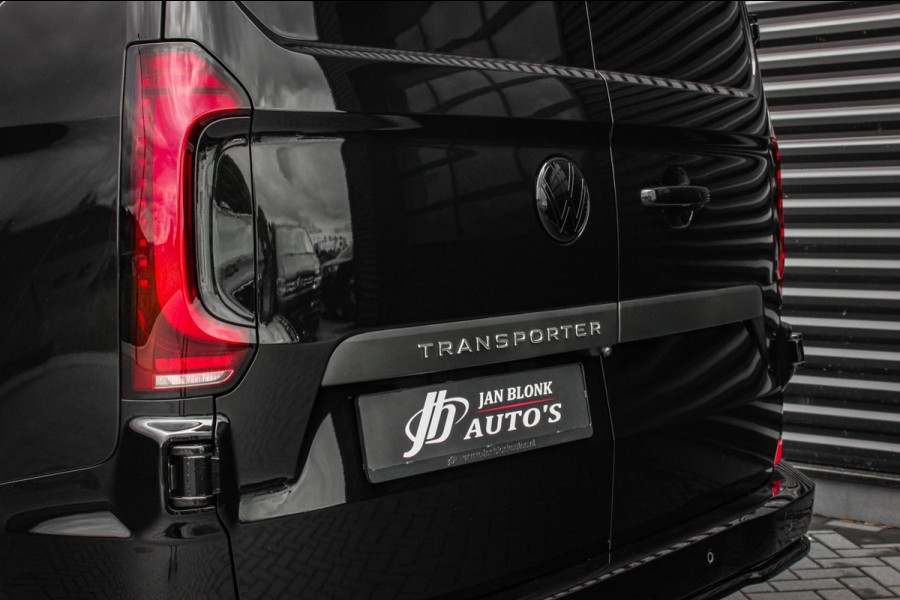 Volkswagen Transporter 2.0 TDI L2H1 BULLI 150PK DSG FULL BLACK / DRIVER ASSISTANCE / 2-ZITS / MY2024 / CAMERA / ADAP.CRUISE / FUL
