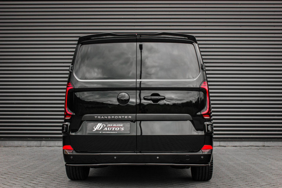 Volkswagen Transporter 2.0 TDI L2H1 BULLI 150PK DSG FULL BLACK / DRIVER ASSISTANCE / 2-ZITS / MY2024 / CAMERA / ADAP.CRUISE / FUL