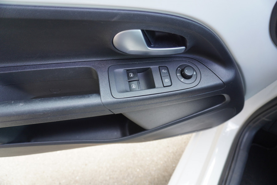 Volkswagen up! 1.0 BMT move up!