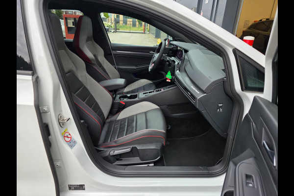 Volkswagen Golf 2.0 TSI GTI CLUBSPORT - BLACKSTYLE / PANO / KEYLESS / LEDER / HUD / HARMAN-KARDON / SFEERVERL. / STOELVENT. / IQ !