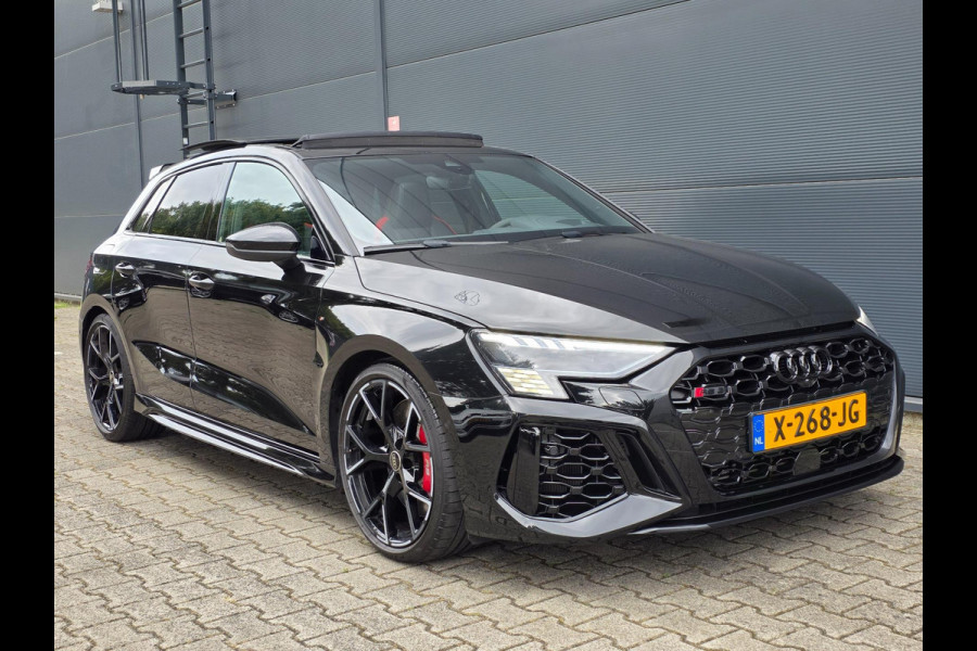 Audi RS3 Sportback 2.5 TFSI RS3 / Pano / B&O / Matrix LED / Dealer onderhouden / Full options / HUD / RS Zetels / GPS Track&Trace