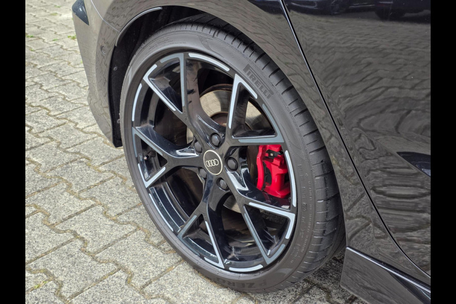 Audi RS3 Sportback 2.5 TFSI RS3 / Pano / B&O / Matrix LED / Dealer onderhouden / Full options / HUD / RS Zetels / GPS Track&Trace