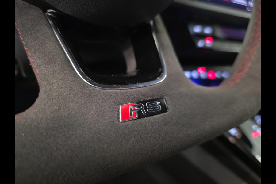 Audi RS3 Sportback 2.5 TFSI RS3 / Pano / B&O / Matrix LED / Dealer onderhouden / Full options / HUD / RS Zetels / GPS Track&Trace
