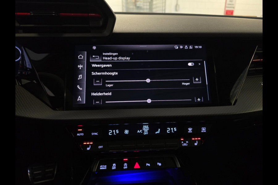 Audi RS3 Sportback 2.5 TFSI RS3 / Pano / B&O / Matrix LED / Dealer onderhouden / Full options / HUD / RS Zetels / GPS Track&Trace