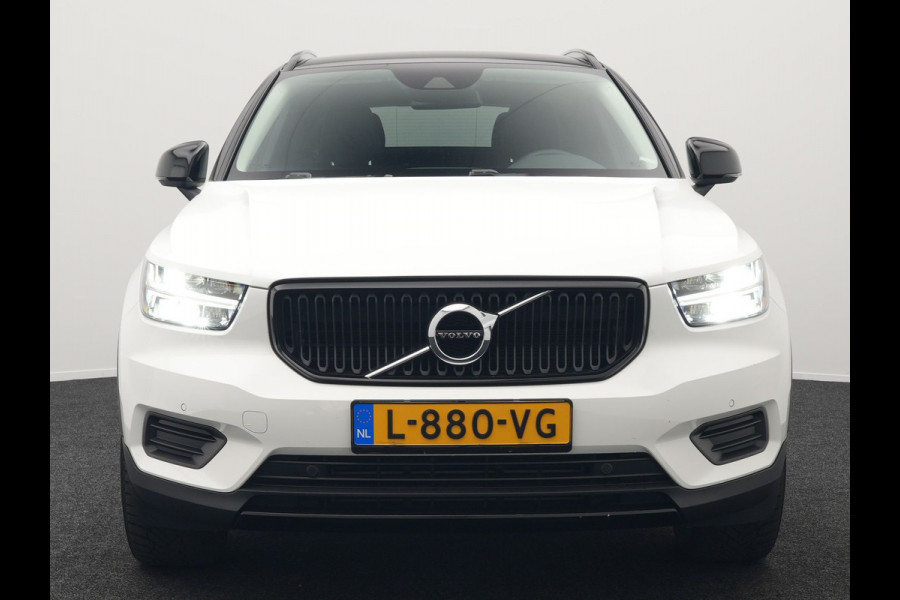 Volvo XC40 T4 Momentum Automaat 191pk Dealer O.H | Adaptive Cruise | Harman Kardon | Camera | Lederen Sportstoelen Verwarmd | LED | Pilot Assist |  Navigatie | Virtual | DAB |