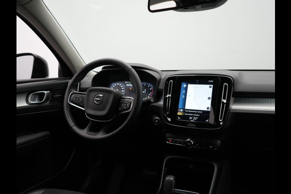 Volvo XC40 T4 Momentum Automaat 191pk Dealer O.H | Adaptive Cruise | Harman Kardon | Camera | Lederen Sportstoelen Verwarmd | LED | Pilot Assist |  Navigatie | Virtual | DAB |