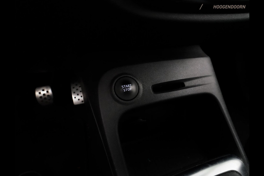 Renault Captur 0.9 TCe Bose (APPLE CARPLAY,FACELIFT,LED VERLICHTING,NAVIGATIE,KEYLESS,CRUISE,LEDER,CAMERA,LM-VELGEN,TOPCONDITIE)