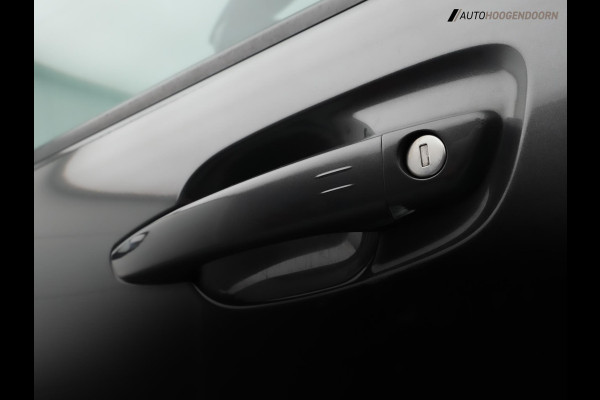Citroën C4 Cactus 1.2 PureTech Shine 110pk (APPLE CARPLAY,AUTOMAAT,KEYLESS,LEDER,CRUISE,LM-VELGEN,CAMERA,PANORAMA,NIEUWE APK)