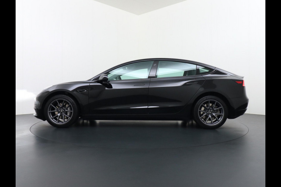 Tesla Model 3 Standard RWD Plus 60 kWh LFP Accu | 1e eigenaar | Origineel Nederlandse auto met NAP | Rijklaar geleverd met fabrieksgarantie!