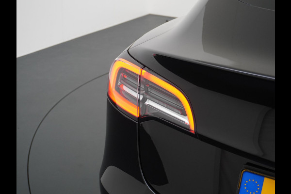 Tesla Model 3 Standard RWD Plus 60 kWh LFP Accu | 1e eigenaar | Origineel Nederlandse auto met NAP | Rijklaar geleverd met fabrieksgarantie!