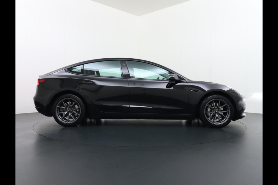 Tesla Model 3 Standard RWD Plus 60 kWh LFP Accu | 1e eigenaar | Origineel Nederlandse auto met NAP | Rijklaar geleverd met fabrieksgarantie!