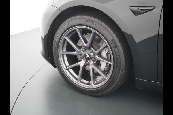 Tesla Model 3 Standard RWD Plus 60 kWh LFP Accu | 1e eigenaar | Origineel Nederlandse auto met NAP | Rijklaar geleverd met fabrieksgarantie!
