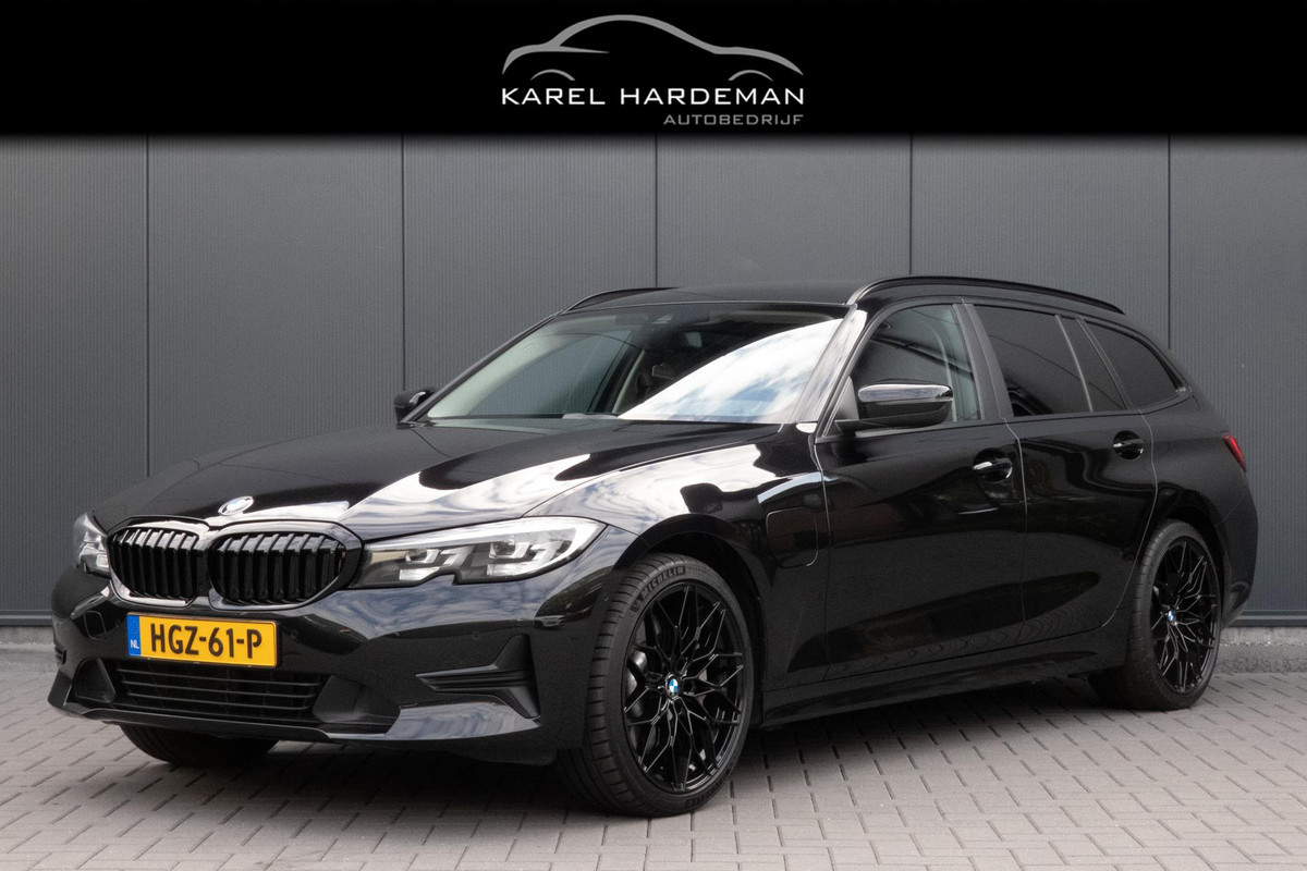 BMW 3 Serie Touring 330e High Executive | CAMERA | NAVIGATIE | PDC | APPLE / ANDROID CARPLAY BMW 3 Serie Touring 330e High Executive | CAMERA | NAVIGATIE | PDC | APPLE / ANDROID CARPLAY