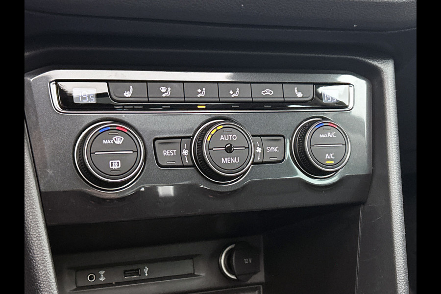 Volkswagen Tiguan 1.4 TSI ACT Comfortline | 150PK | PANORAMISCH DAK | 1e eigenaar | NL-Auto | Massage | StoelverW | Lane ass | ETC