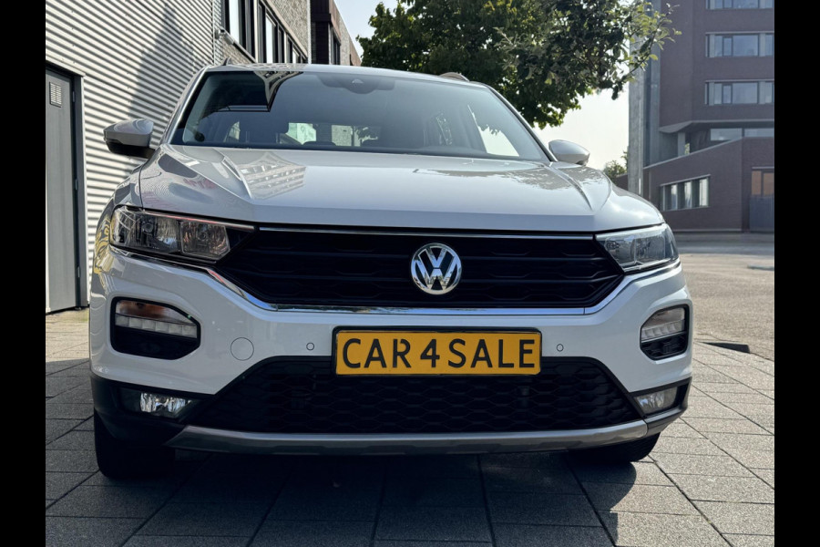 Volkswagen T-Roc 1.0 TSI Style - Navigatie/Apple Carplay I Airco I LED I PDC I Comfort pakket I Sport velgen I Dealer onderhouden