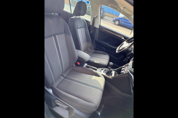 Volkswagen T-Roc 1.0 TSI Style - Navigatie/Apple Carplay I Airco I LED I PDC I Comfort pakket I Sport velgen I Dealer onderhouden
