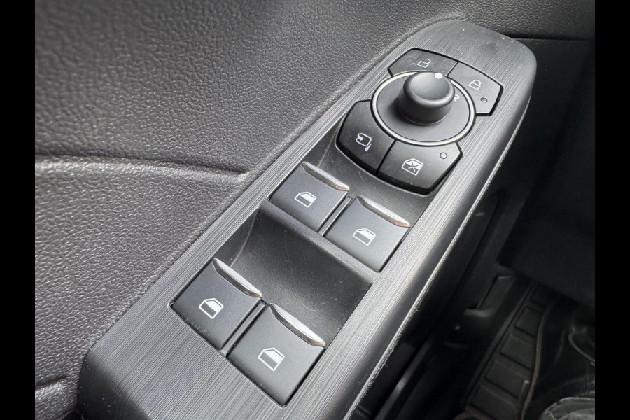 Ford Kuga 2.5 PHEV ST-Line X 225pk | Driver Assistance Pack | 19 inch Lichtmetaal | 1.500kg Trekgewicht