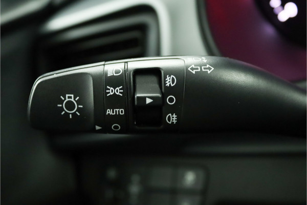Kia Stonic 1.0 T-GDi DynamicLine - Airco - Cruise Control - Lichtmetalen Velgen - Navigatie - Fabrieksgarantie Tot 2026
