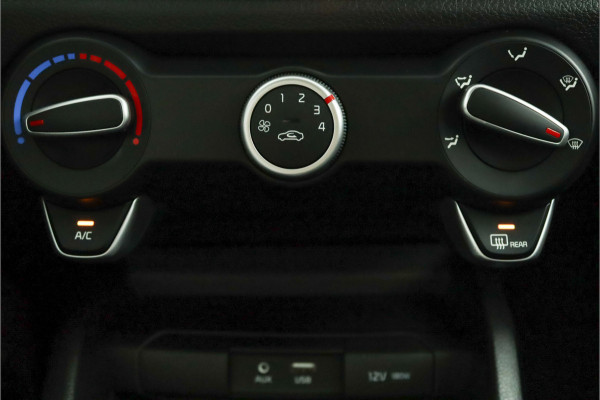 Kia Stonic 1.0 T-GDi DynamicLine - Airco - Cruise Control - Lichtmetalen Velgen - Navigatie - Fabrieksgarantie Tot 2026
