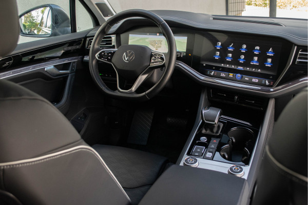 Volkswagen Touareg 3.0 TSI eHybrid 4MOTION / Luchtvering/ Standkachel/ Massagefunctie/ Panoramadak/ Trekhaak/ 280kW (381PK)