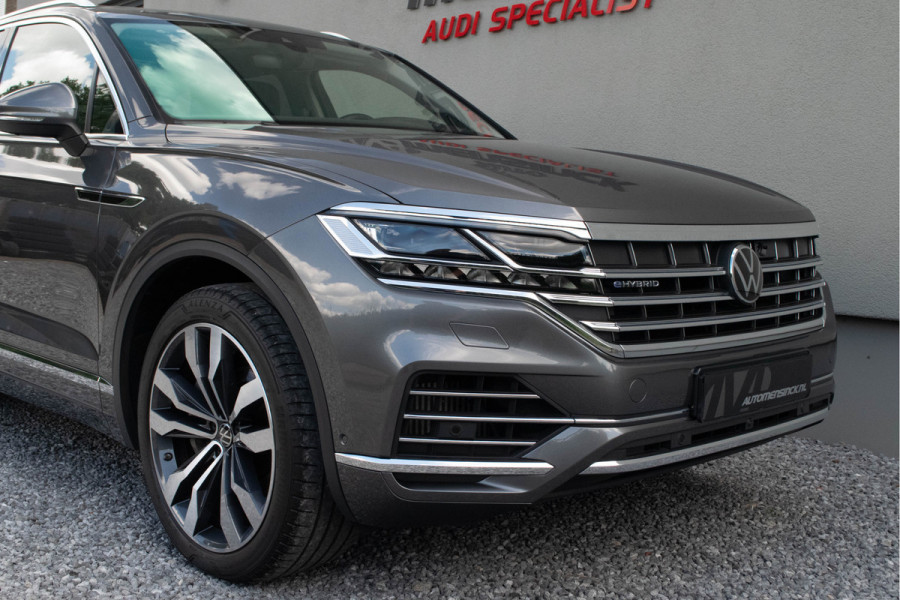 Volkswagen Touareg 3.0 TSI eHybrid 4MOTION / Luchtvering/ Standkachel/ Massagefunctie/ Panoramadak/ Trekhaak/ 280kW (381PK)
