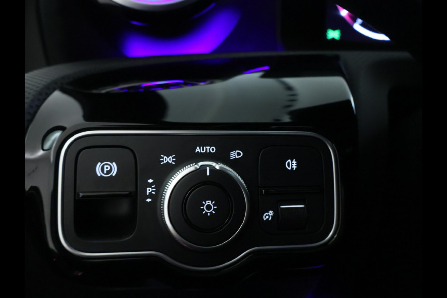 Mercedes-Benz A-Klasse 250 e AMG Line AMG Line Advanced Plus | Night Pakket | 19 Inch AMG velgen | Stoel en Stuurverwarming. Inclusief 24 maanden MB Certified garantie voor Europa. Mercedes-Benz A-Klasse 250 e AMG Line AMG Line Advanced Plus | Night Pakket | 19 Inch AMG velgen | Stoel en Stuurverwarming. Inclusief 24 maanden MB Certified garantie voor Europa.