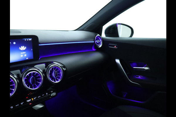 Mercedes-Benz A-Klasse 250 e AMG Line AMG Line Advanced Plus | Night Pakket | 19 Inch AMG velgen | Stoel en Stuurverwarming. Inclusief 24 maanden MB Certified garantie voor Europa. Mercedes-Benz A-Klasse 250 e AMG Line AMG Line Advanced Plus | Night Pakket | 19 Inch AMG velgen | Stoel en Stuurverwarming. Inclusief 24 maanden MB Certified garantie voor Europa.
