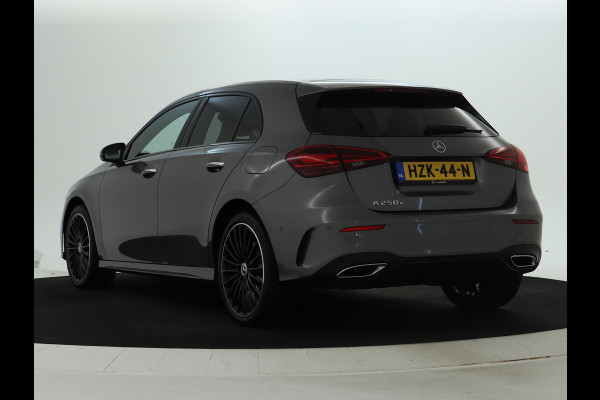 Mercedes-Benz A-Klasse 250 e AMG Line AMG Line Advanced Plus | Night Pakket | 19 Inch AMG velgen | Stoel en Stuurverwarming. Inclusief 24 maanden MB Certified garantie voor Europa. Mercedes-Benz A-Klasse 250 e AMG Line AMG Line Advanced Plus | Night Pakket | 19 Inch AMG velgen | Stoel en Stuurverwarming. Inclusief 24 maanden MB Certified garantie voor Europa.