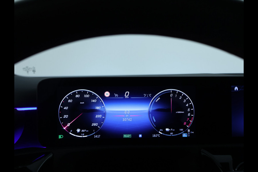 Mercedes-Benz A-Klasse 250 e AMG Line AMG Line Advanced Plus | Night Pakket | 19 Inch AMG velgen | Stoel en Stuurverwarming. Inclusief 24 maanden MB Certified garantie voor Europa. Mercedes-Benz A-Klasse 250 e AMG Line AMG Line Advanced Plus | Night Pakket | 19 Inch AMG velgen | Stoel en Stuurverwarming. Inclusief 24 maanden MB Certified garantie voor Europa.