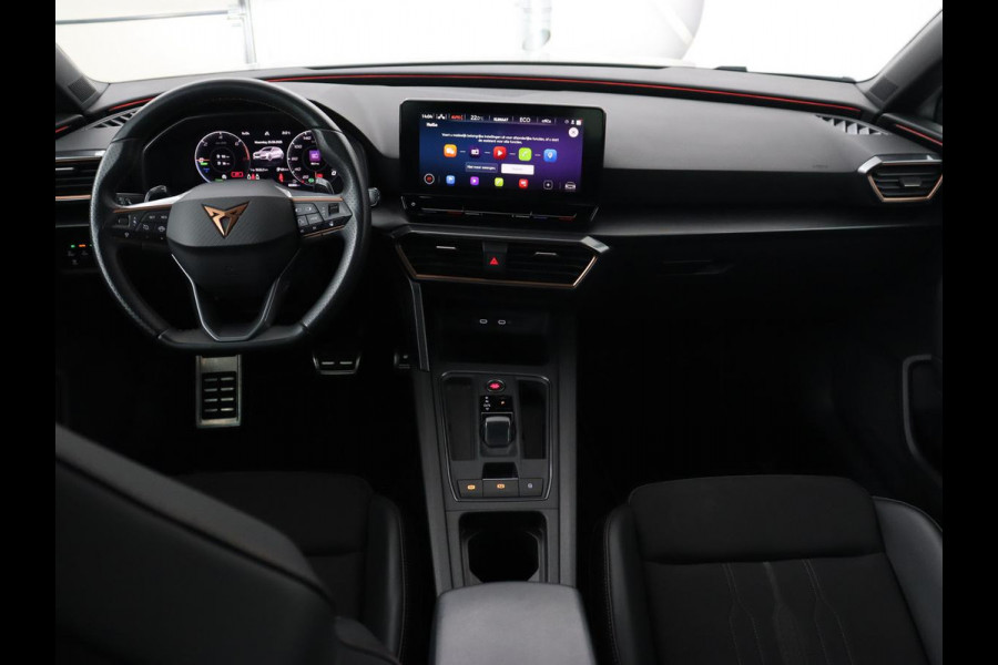 CUPRA Leon 1.4 eHybrid VZ | 245pk | Stoel & stuurverwarming | Carplay | Camera | Adaptive cruise | Navigatie | Sfeerverlichting | Keyless | Sportstoelen | PHEV | Plug In