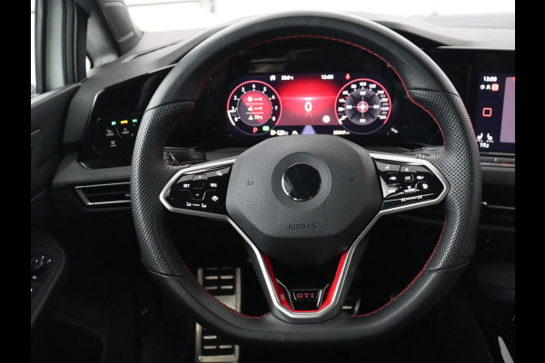 Volkswagen Golf 2.0 TSI GTI Clubsport | 300pk | Stoel & stuurverwarming | Carplay | Sfeerverlichting | LED Plus | Sportstoelen | Parkeerhulp | Digital Cockpit | Climate control Volkswagen Golf 2.0 TSI GTI Clubsport | 300pk | Stoel & stuurverwarming | Carplay | Sfeerverlichting | LED Plus | Sportstoelen | Parkeerhulp | Digital Cockpit | Climate control