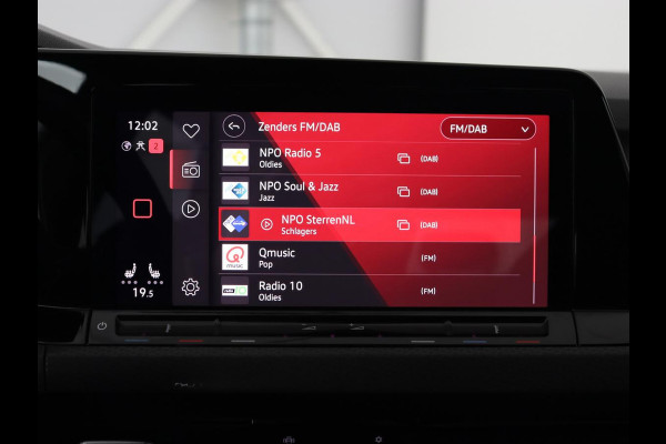 Volkswagen Golf 2.0 TSI GTI Clubsport | 300pk | Stoel & stuurverwarming | Carplay | Sfeerverlichting | LED Plus | Sportstoelen | Parkeerhulp | Digital Cockpit | Climate control Volkswagen Golf 2.0 TSI GTI Clubsport | 300pk | Stoel & stuurverwarming | Carplay | Sfeerverlichting | LED Plus | Sportstoelen | Parkeerhulp | Digital Cockpit | Climate control