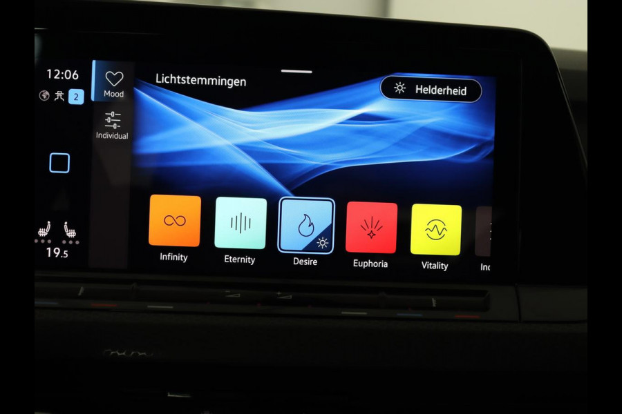 Volkswagen Golf 2.0 TSI GTI Clubsport | 300pk | Stoel & stuurverwarming | Carplay | Sfeerverlichting | LED Plus | Sportstoelen | Parkeerhulp | Digital Cockpit | Climate control Volkswagen Golf 2.0 TSI GTI Clubsport | 300pk | Stoel & stuurverwarming | Carplay | Sfeerverlichting | LED Plus | Sportstoelen | Parkeerhulp | Digital Cockpit | Climate control