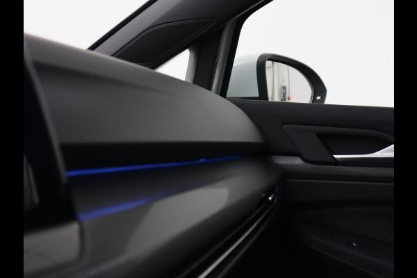 Volkswagen Golf 2.0 TSI GTI Clubsport | 300pk | Stoel & stuurverwarming | Carplay | Sfeerverlichting | LED Plus | Sportstoelen | Parkeerhulp | Digital Cockpit | Climate control Volkswagen Golf 2.0 TSI GTI Clubsport | 300pk | Stoel & stuurverwarming | Carplay | Sfeerverlichting | LED Plus | Sportstoelen | Parkeerhulp | Digital Cockpit | Climate control