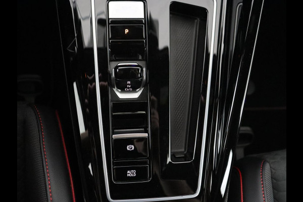 Volkswagen Golf 2.0 TSI GTI Clubsport | 300pk | Stoel & stuurverwarming | Carplay | Sfeerverlichting | LED Plus | Sportstoelen | Parkeerhulp | Digital Cockpit | Climate control Volkswagen Golf 2.0 TSI GTI Clubsport | 300pk | Stoel & stuurverwarming | Carplay | Sfeerverlichting | LED Plus | Sportstoelen | Parkeerhulp | Digital Cockpit | Climate control