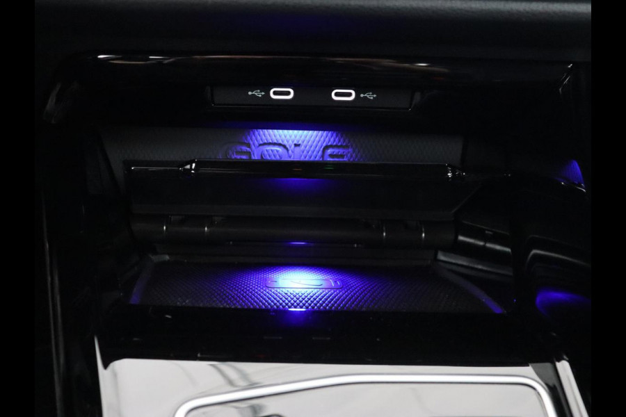 Volkswagen Golf 2.0 TSI GTI Clubsport | 300pk | Stoel & stuurverwarming | Carplay | Sfeerverlichting | LED Plus | Sportstoelen | Parkeerhulp | Digital Cockpit | Climate control Volkswagen Golf 2.0 TSI GTI Clubsport | 300pk | Stoel & stuurverwarming | Carplay | Sfeerverlichting | LED Plus | Sportstoelen | Parkeerhulp | Digital Cockpit | Climate control