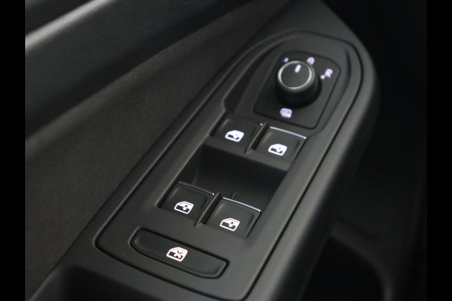 Volkswagen Golf 2.0 TSI GTI Clubsport | 300pk | Stoel & stuurverwarming | Carplay | Sfeerverlichting | LED Plus | Sportstoelen | Parkeerhulp | Digital Cockpit | Climate control Volkswagen Golf 2.0 TSI GTI Clubsport | 300pk | Stoel & stuurverwarming | Carplay | Sfeerverlichting | LED Plus | Sportstoelen | Parkeerhulp | Digital Cockpit | Climate control