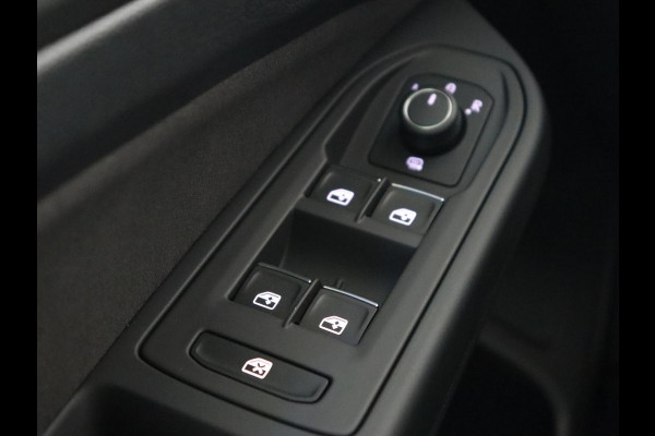 Volkswagen Golf 2.0 TSI GTI Clubsport | 300pk | Stoel & stuurverwarming | Carplay | Sfeerverlichting | LED Plus | Sportstoelen | Parkeerhulp | Digital Cockpit | Climate control Volkswagen Golf 2.0 TSI GTI Clubsport | 300pk | Stoel & stuurverwarming | Carplay | Sfeerverlichting | LED Plus | Sportstoelen | Parkeerhulp | Digital Cockpit | Climate control
