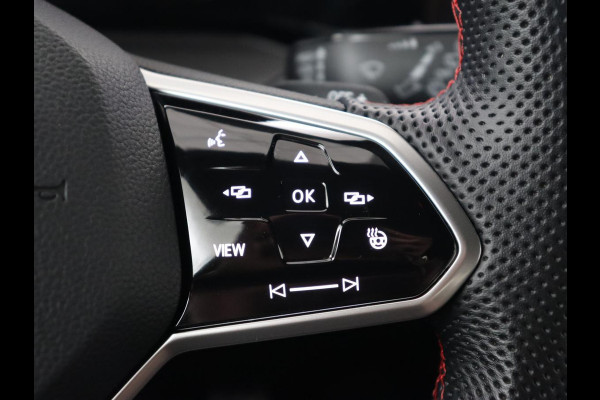 Volkswagen Golf 2.0 TSI GTI Clubsport | 300pk | Stoel & stuurverwarming | Carplay | Sfeerverlichting | LED Plus | Sportstoelen | Parkeerhulp | Digital Cockpit | Climate control Volkswagen Golf 2.0 TSI GTI Clubsport | 300pk | Stoel & stuurverwarming | Carplay | Sfeerverlichting | LED Plus | Sportstoelen | Parkeerhulp | Digital Cockpit | Climate control