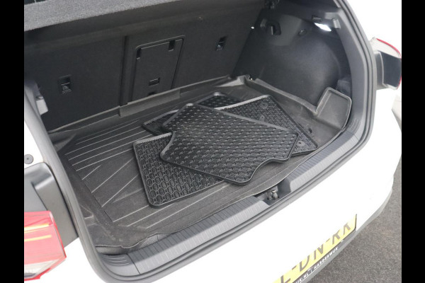Volkswagen Golf 2.0 TSI GTI Clubsport | 300pk | Stoel & stuurverwarming | Carplay | Sfeerverlichting | LED Plus | Sportstoelen | Parkeerhulp | Digital Cockpit | Climate control Volkswagen Golf 2.0 TSI GTI Clubsport | 300pk | Stoel & stuurverwarming | Carplay | Sfeerverlichting | LED Plus | Sportstoelen | Parkeerhulp | Digital Cockpit | Climate control