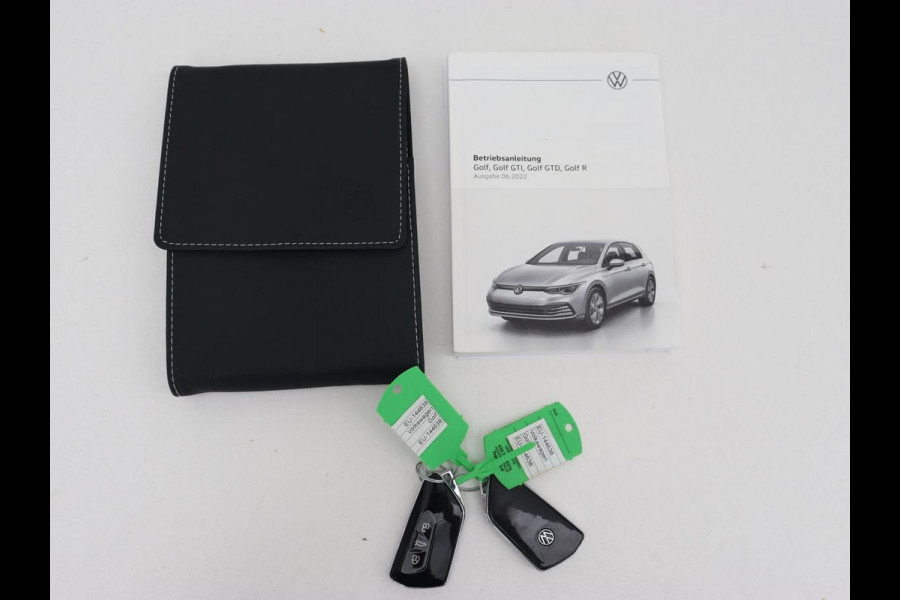 Volkswagen Golf 2.0 TSI GTI Clubsport | 300pk | Stoel & stuurverwarming | Carplay | Sfeerverlichting | LED Plus | Sportstoelen | Parkeerhulp | Digital Cockpit | Climate control Volkswagen Golf 2.0 TSI GTI Clubsport | 300pk | Stoel & stuurverwarming | Carplay | Sfeerverlichting | LED Plus | Sportstoelen | Parkeerhulp | Digital Cockpit | Climate control