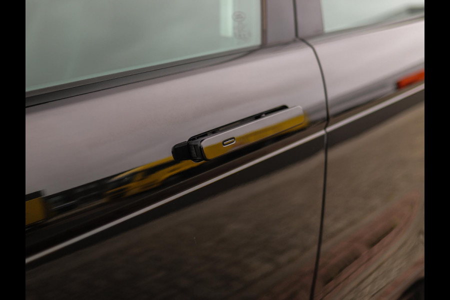Land Rover Range Rover Evoque 2.0 P250 AWD R-Dynamic SE | Stoel/Stuurverw. | 360° Camera | Pano
