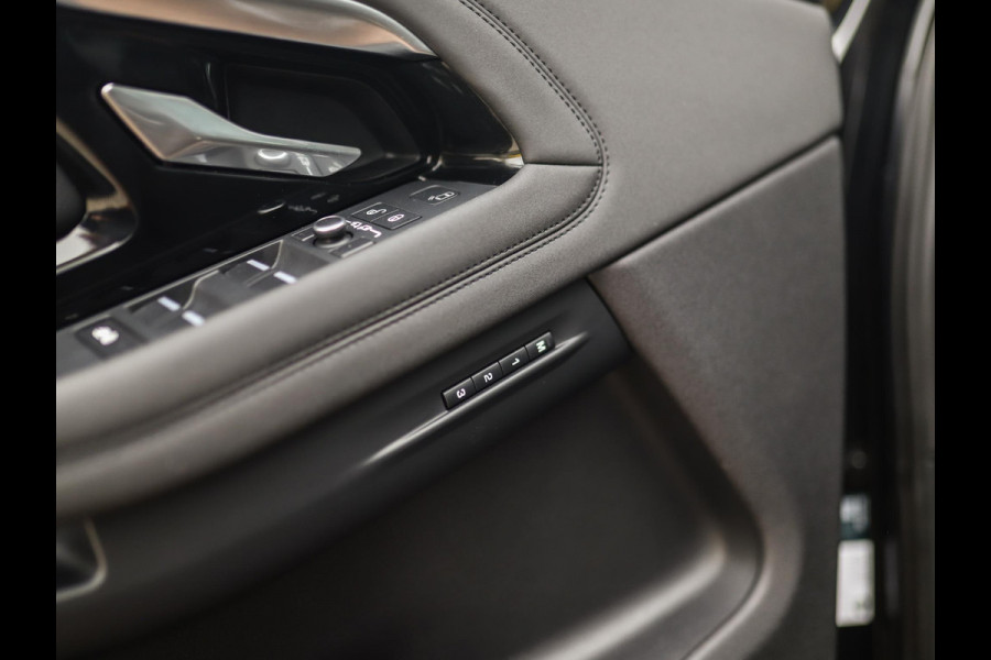 Land Rover Range Rover Evoque 2.0 P250 AWD R-Dynamic SE | Stoel/Stuurverw. | 360° Camera | Pano