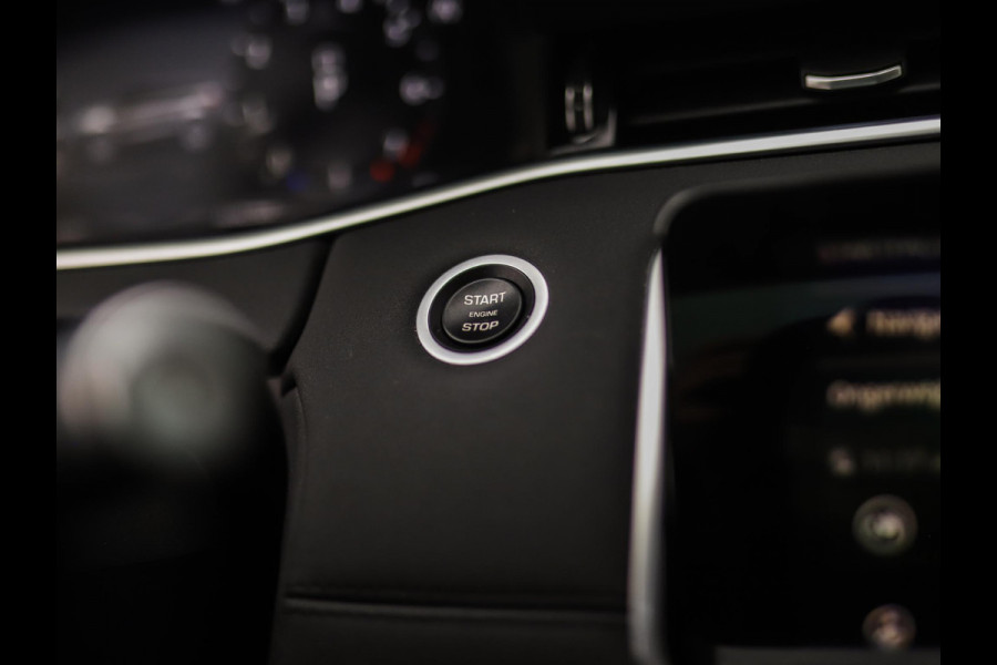 Land Rover Range Rover Evoque 2.0 P250 AWD R-Dynamic SE | Stoel/Stuurverw. | 360° Camera | Pano