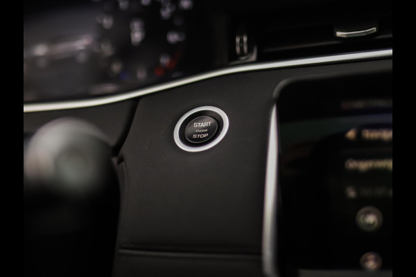 Land Rover Range Rover Evoque 2.0 P250 AWD R-Dynamic SE | Stoel/Stuurverw. | 360° Camera | Pano