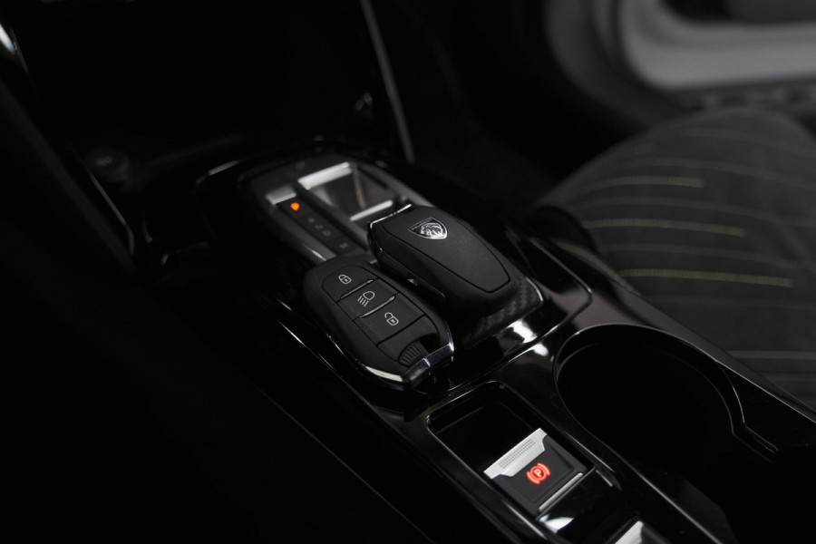 Peugeot 2008 PureTech 130 EAT8 GT | 360 Camera | Stoelmassage | Adaptieve Cruise Control | Dodehoekdetectie Peugeot 2008 PureTech 130 EAT8 GT | 360 Camera | Stoelmassage | Adaptieve Cruise Control | Dodehoekdetectie