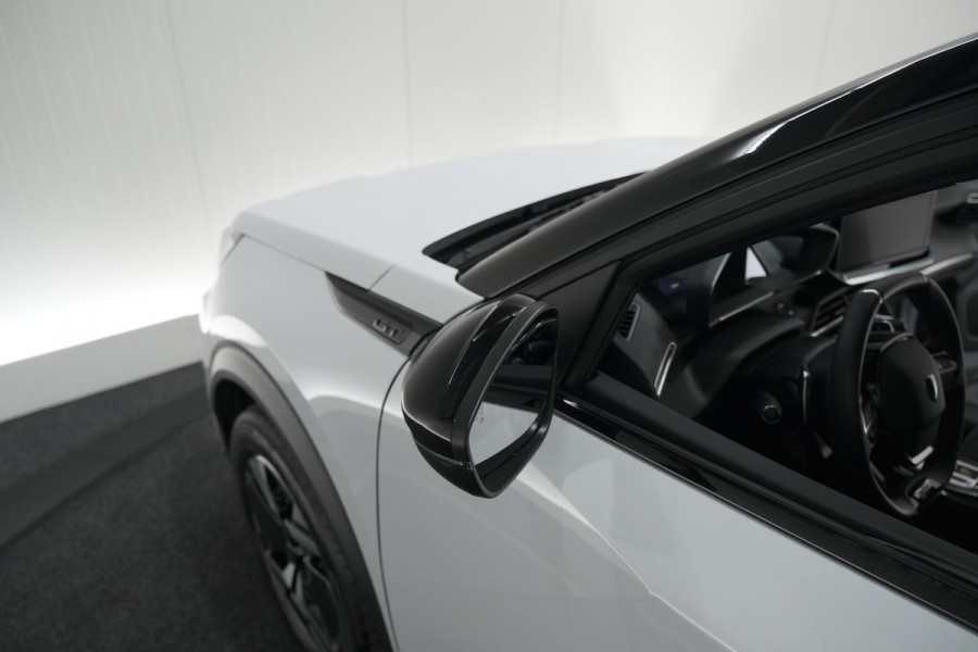 Peugeot 2008 PureTech 130 EAT8 GT | 360 Camera | Stoelmassage | Adaptieve Cruise Control | Dodehoekdetectie Peugeot 2008 PureTech 130 EAT8 GT | 360 Camera | Stoelmassage | Adaptieve Cruise Control | Dodehoekdetectie