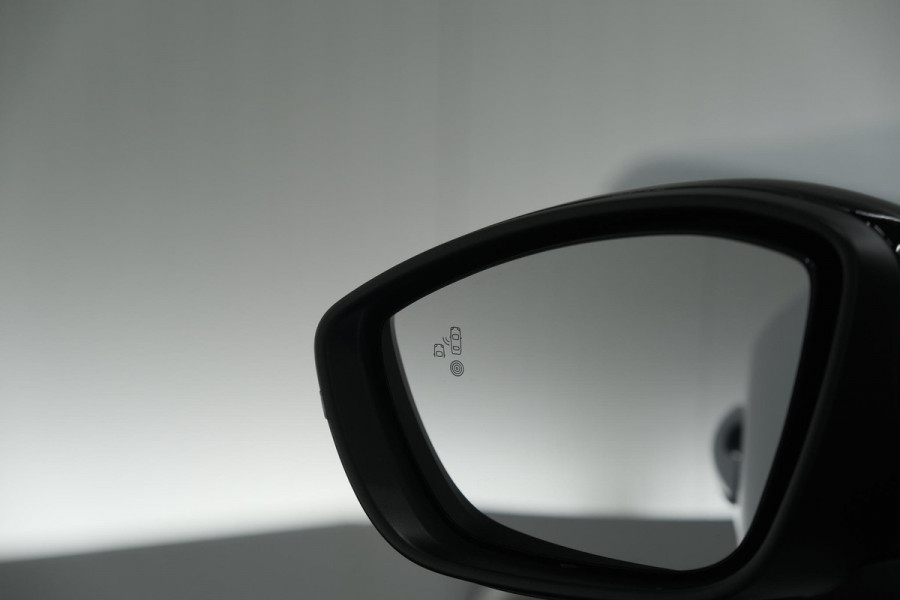 Peugeot 2008 PureTech 130 EAT8 GT | 360 Camera | Stoelmassage | Adaptieve Cruise Control | Dodehoekdetectie Peugeot 2008 PureTech 130 EAT8 GT | 360 Camera | Stoelmassage | Adaptieve Cruise Control | Dodehoekdetectie