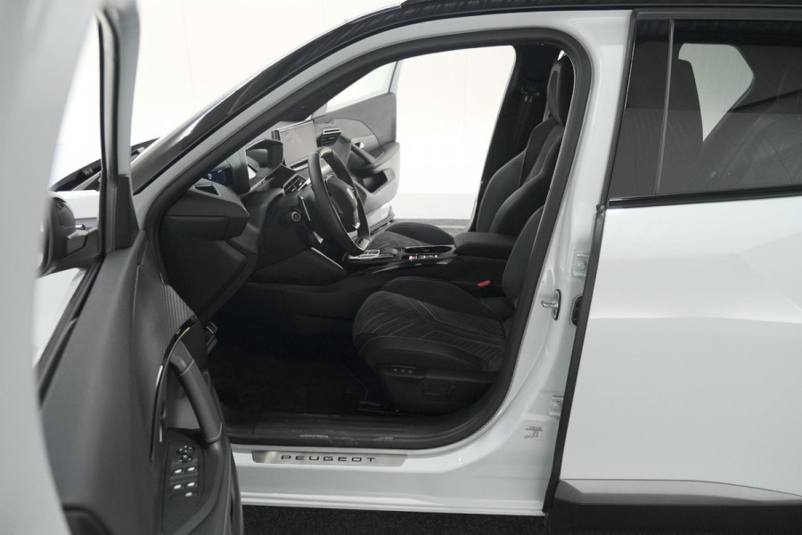 Peugeot 2008 PureTech 130 EAT8 GT | 360 Camera | Stoelmassage | Adaptieve Cruise Control | Dodehoekdetectie Peugeot 2008 PureTech 130 EAT8 GT | 360 Camera | Stoelmassage | Adaptieve Cruise Control | Dodehoekdetectie