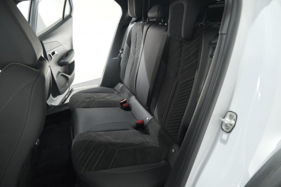 Peugeot 2008 PureTech 130 EAT8 GT | 360 Camera | Stoelmassage | Adaptieve Cruise Control | Dodehoekdetectie Peugeot 2008 PureTech 130 EAT8 GT | 360 Camera | Stoelmassage | Adaptieve Cruise Control | Dodehoekdetectie